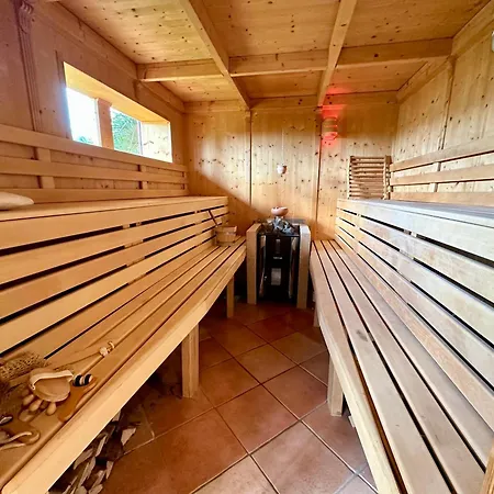 Апартаменты Joelle Mit Sauna, Schwimmteich Und Gym