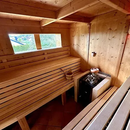아파트 Joelle Mit Sauna, Schwimmteich Und Gym *