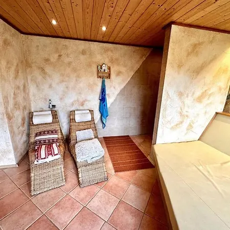 아파트 Joelle Mit Sauna, Schwimmteich Und Gym *