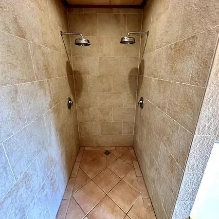 아파트 Joelle Mit Sauna, Schwimmteich Und Gym *